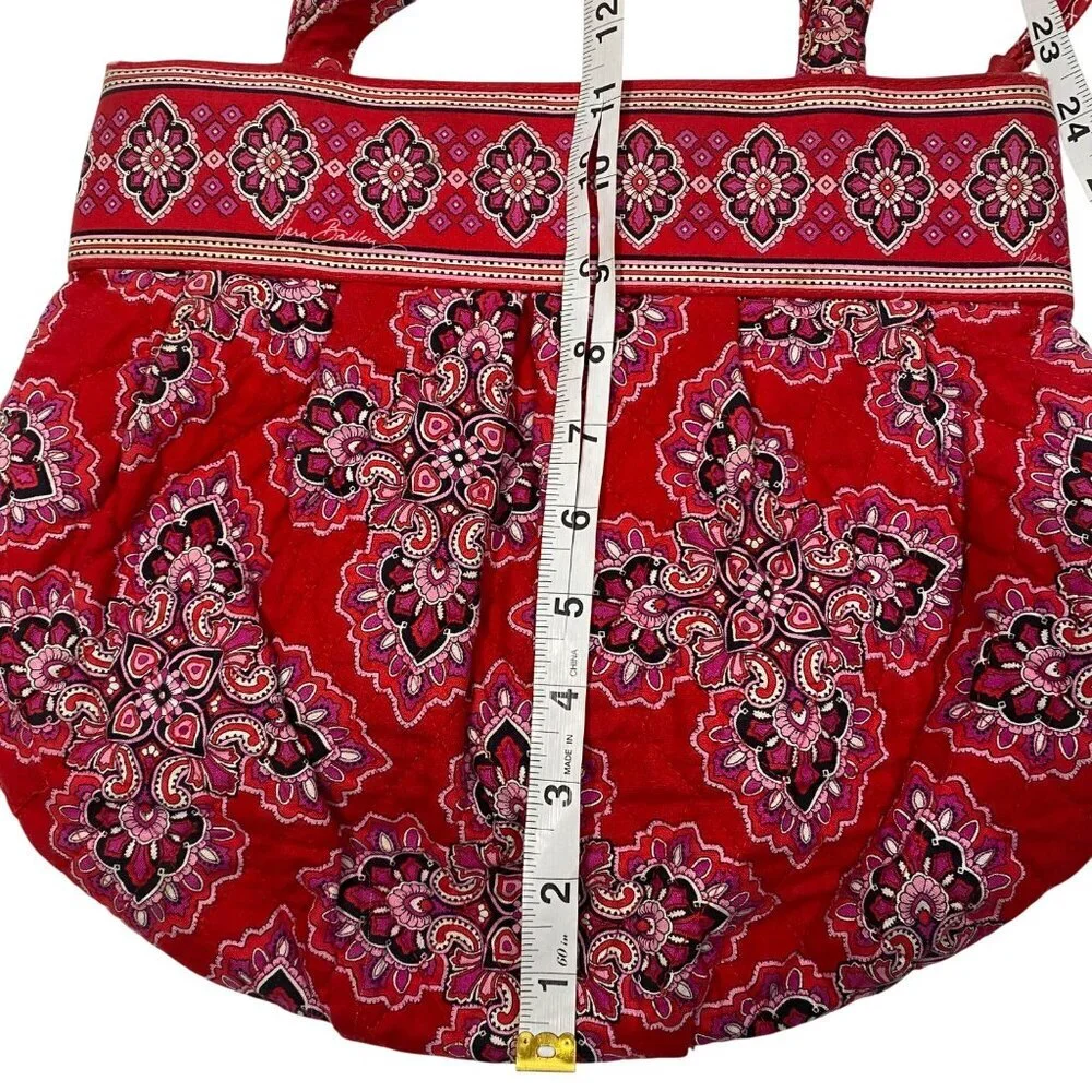 Vera Bradley Red Paisley Print shoulder Bag Zipper Closure & Inner Pockets